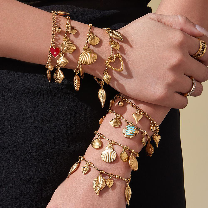 Women's bracelet with heart-shaped pendant, Bohemian style, 18K gold plated, non-fading, holiday-style jewelry