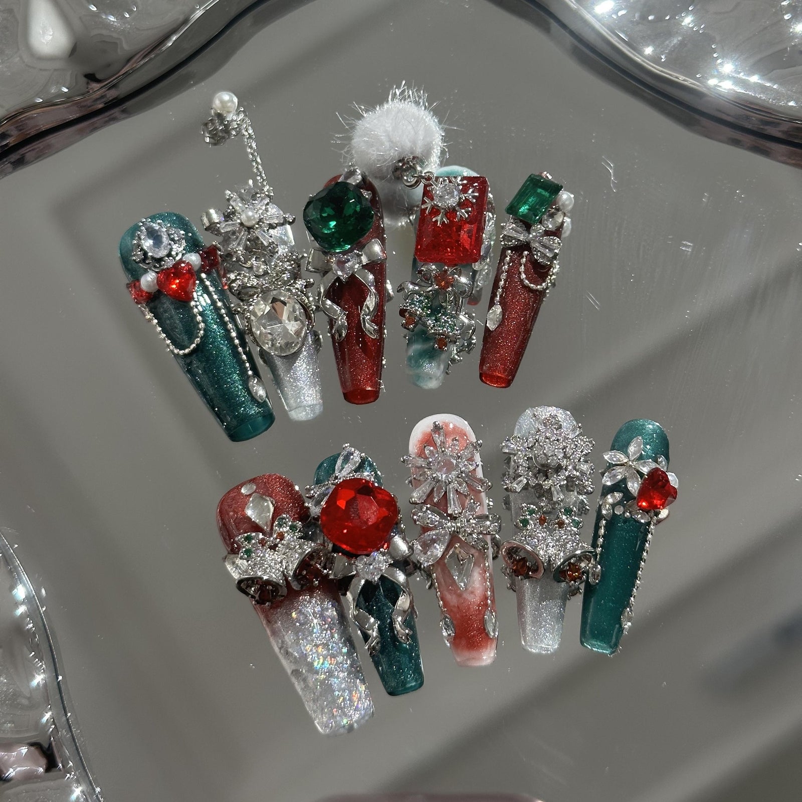 RareGoddess Handcrafted Press-On Nails 圣诞长梯