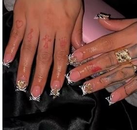 RareGoddess Handcrafted Press-On Nails image_028_1