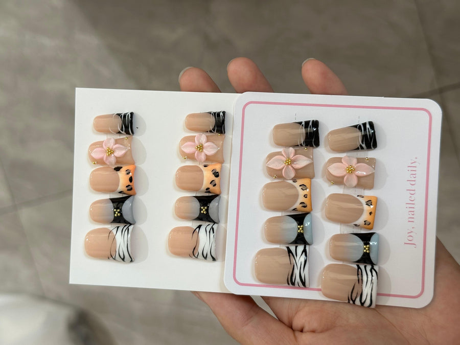 RareGoddess Handcrafted Press-On Nails 鸭嘴30