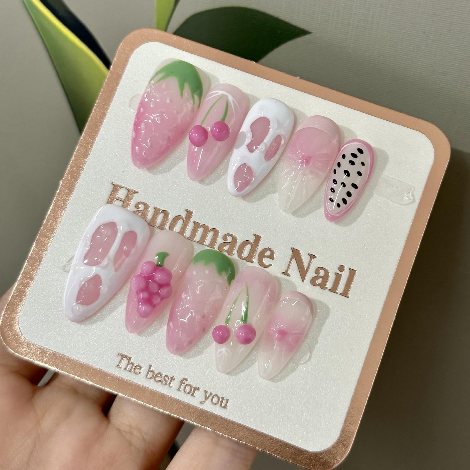 RareGoddess Handcrafted Press-On Nails 夏日草莓