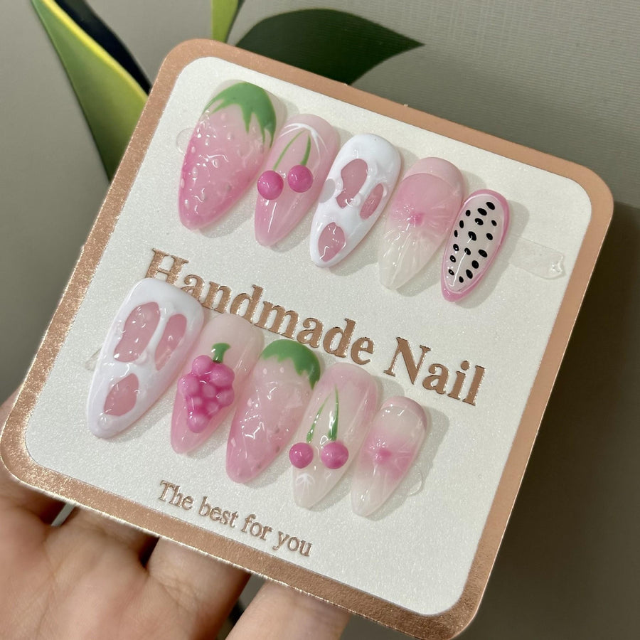 RareGoddess Handcrafted Press-On Nails 夏日草莓